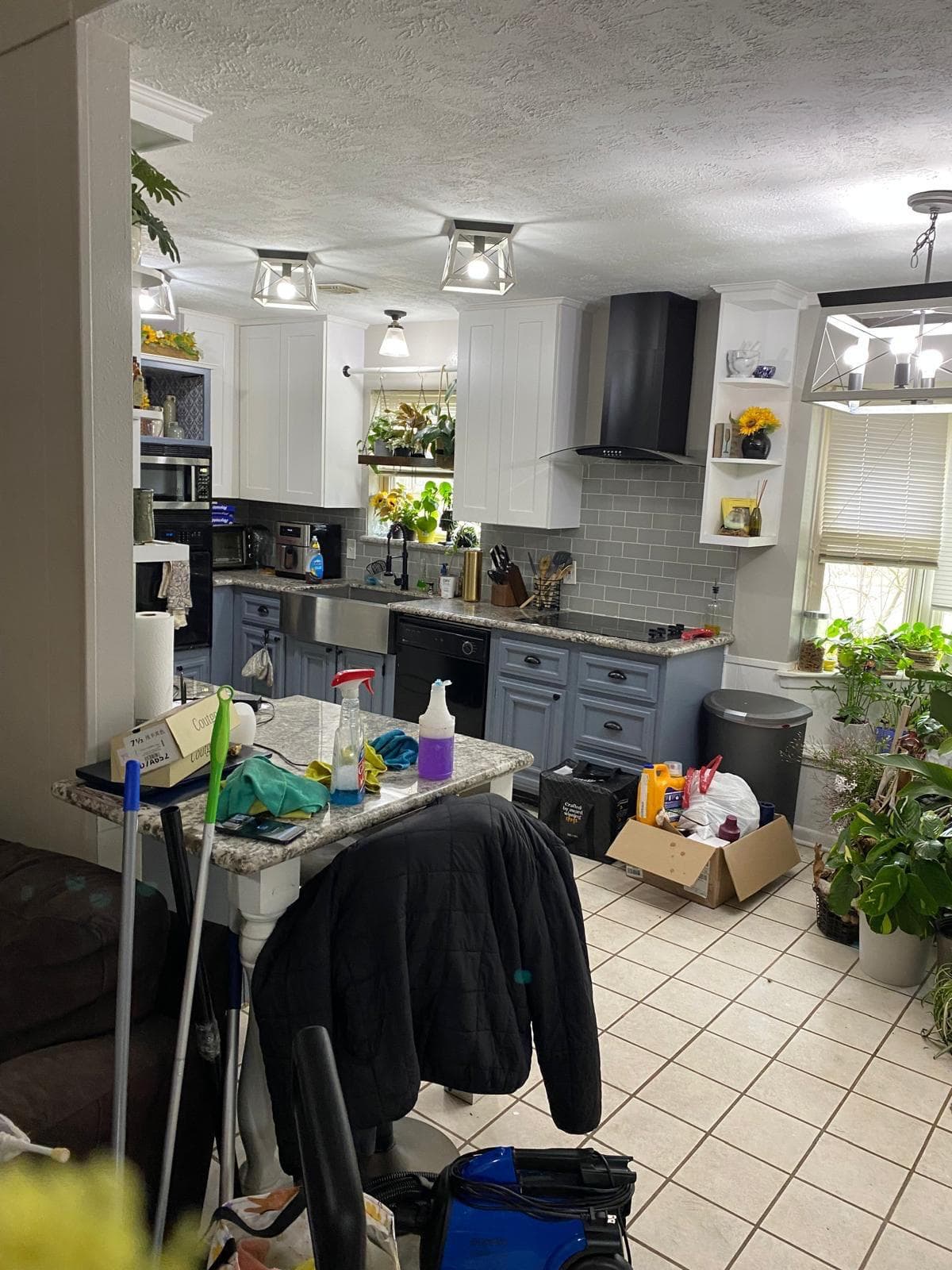 Houston home before professional cleaning, example 5